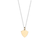 Collana in argento con ciondolo in oro a forma di scudo